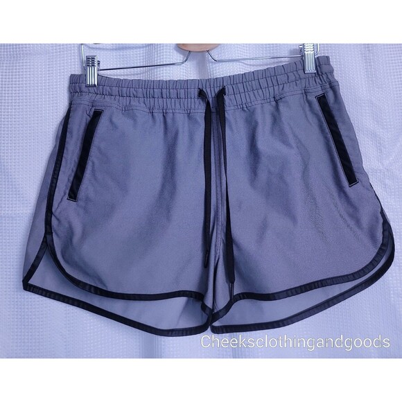 Lululemon 10 Varsity Short size 10 Women's 32" Waist - Picture 3 of 5
